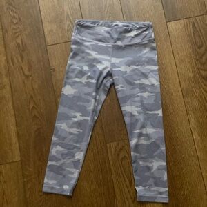 Athleta girl printed chi chat capri size large